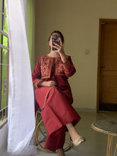 Rose maroon